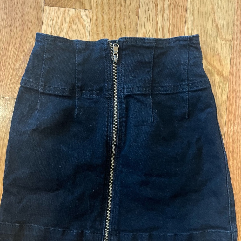 We The Free People Virgo Black Denim Zip Front Mini Skirt 24 - Picture 5 of 7